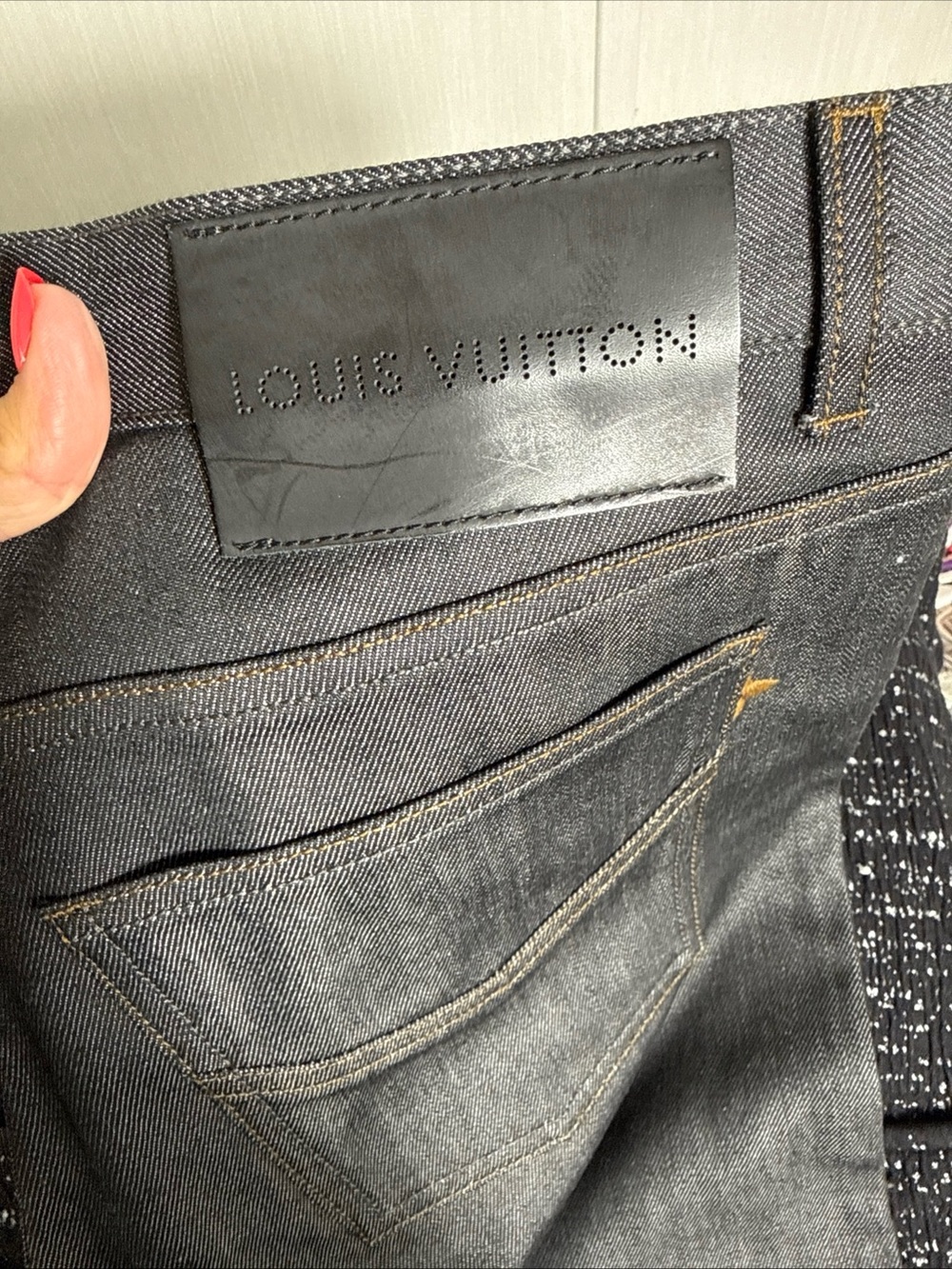 LOUIS VUITTON authentic Charcoal COTTON DENIM JEANS 40 FR | 32/35.5”